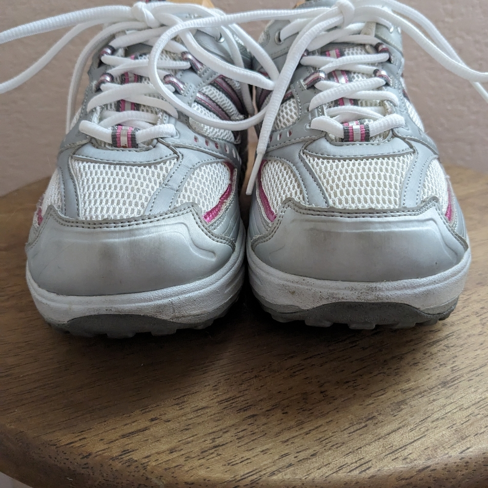 Skechers Shape ups size 7 white w/ pink